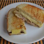 Tuna melt – sandvici cald cu ton